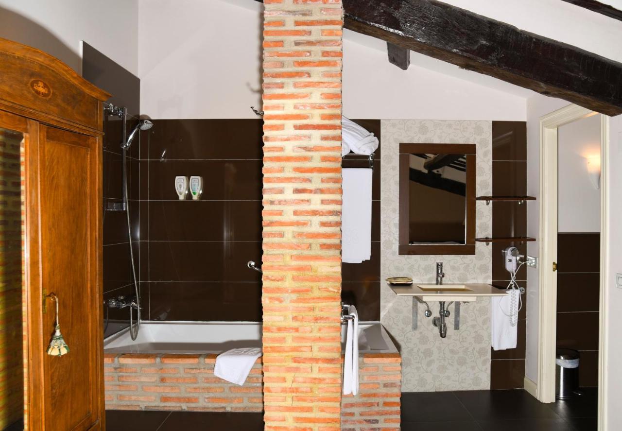 Hospederia Senorio De Brinas Hotell Exteriör bild